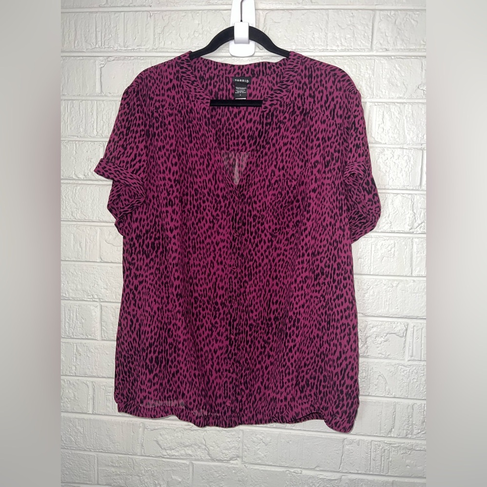 TORRID Womens Cheetah Print Blouse Semi-Sheer Size 2X Short Sleeve✨